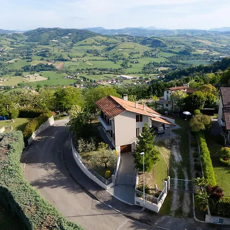 Belvedere, Con Piscina E Giardino Esclusivo, Vista Panoramica, Piccola Palestra, 3 Camere,2 Bagni * Belvedere Fogliense
