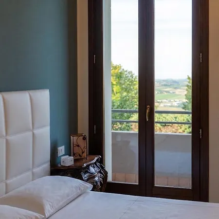 Belvedere, Con Piscina E Giardino Esclusivo, Vista Panoramica, Piccola Palestra, 3 Camere,2 Bagni * Belvedere Fogliense